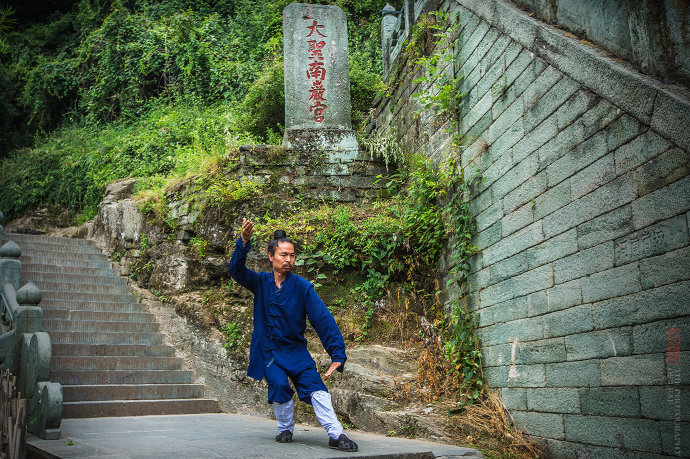 探秘道教圣地武当山,现高人亮真功夫