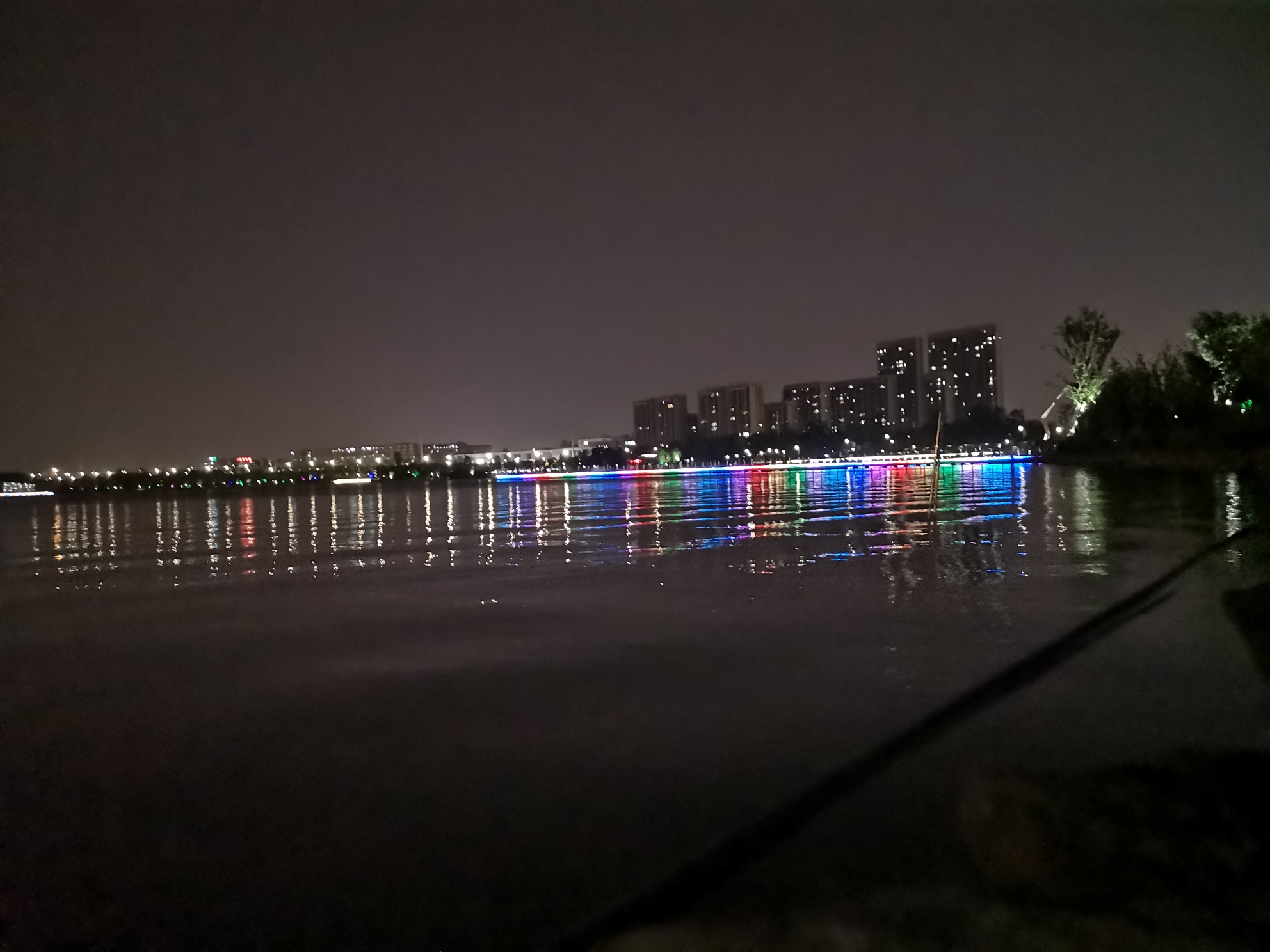 湖海塘夜景无限美