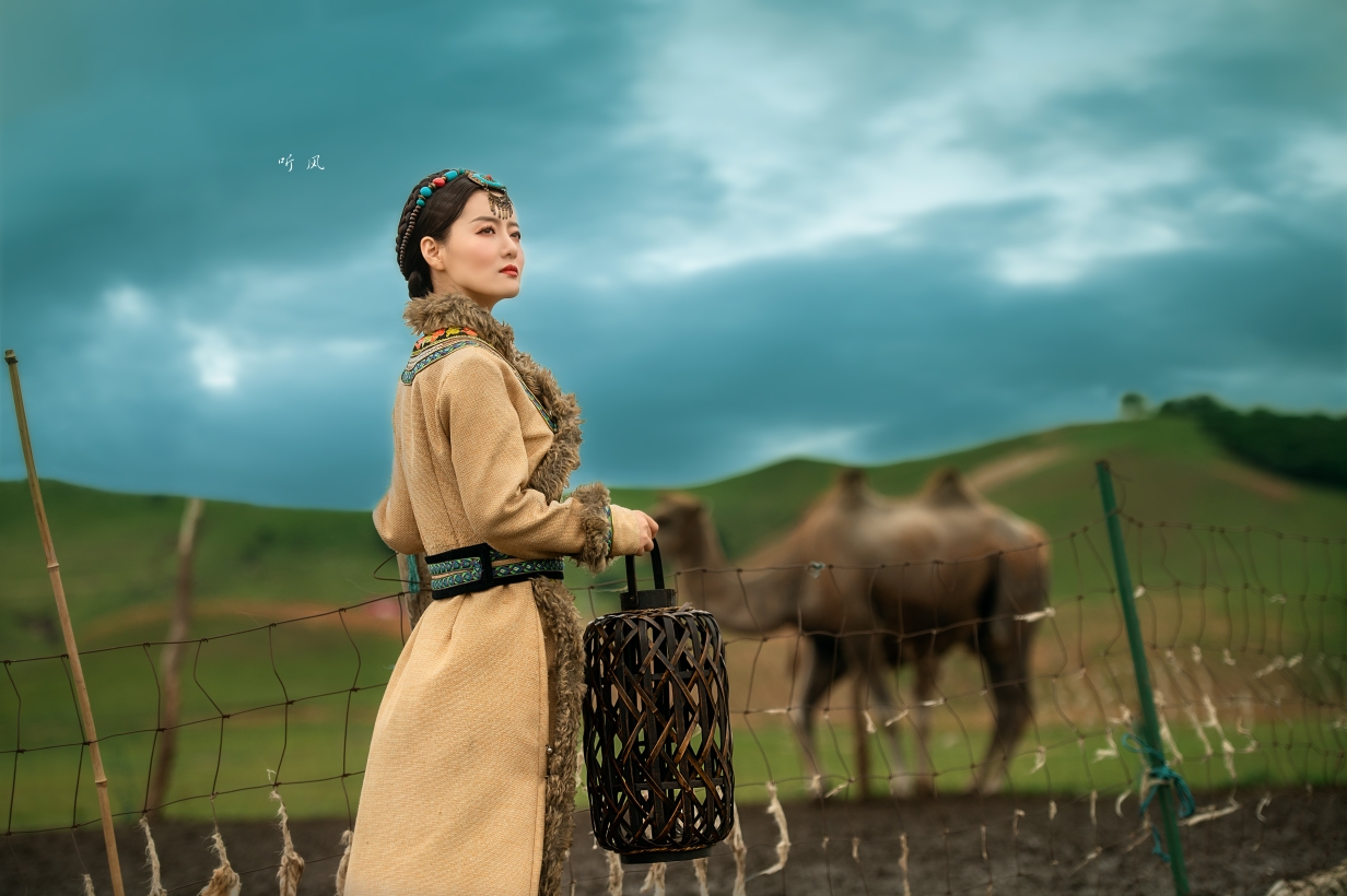蒙古族新娘服饰_蒙古族贵族新娘服装,蒙古族服饰图片