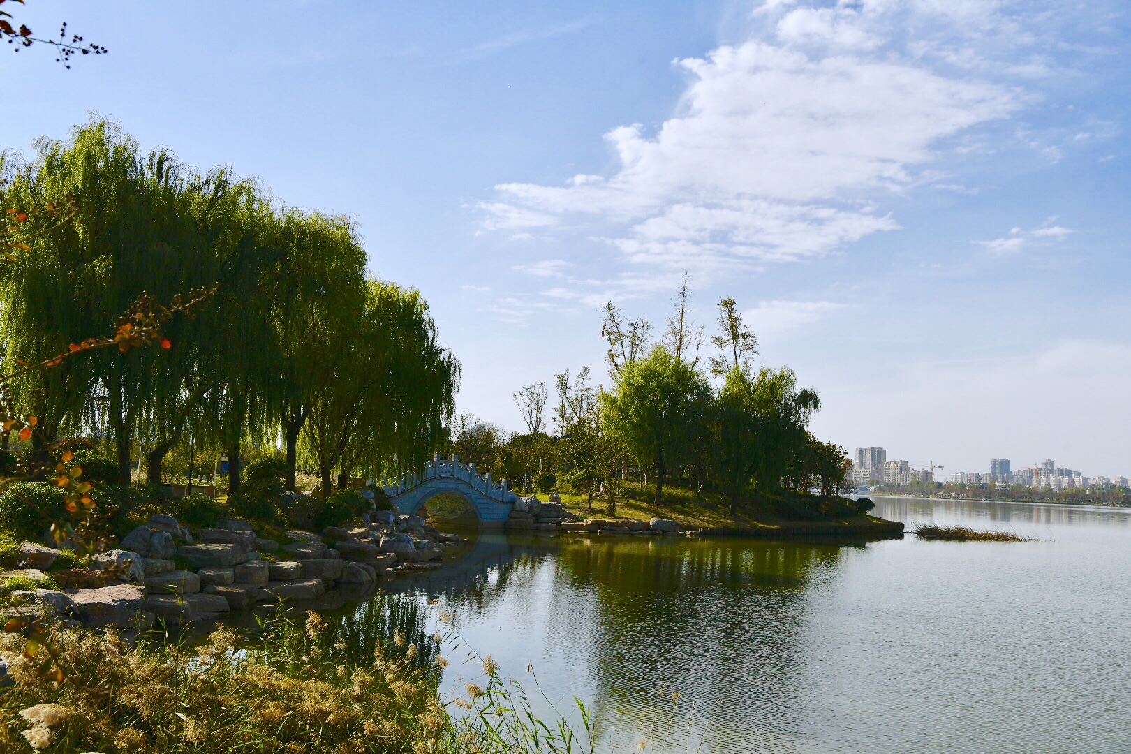 商丘应天公园          应天公园始建于2008