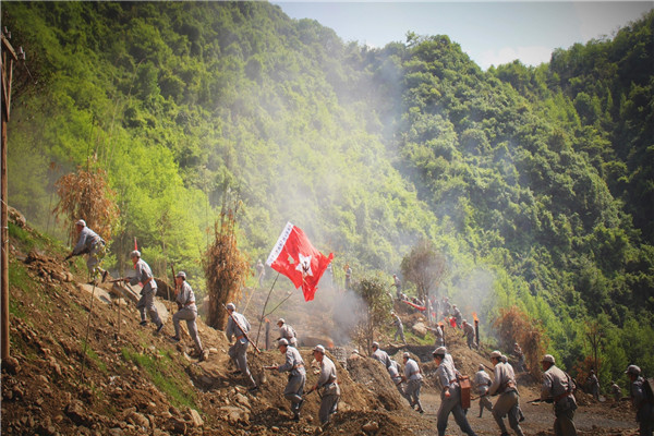 娄山关亦称太平关,位于遵义,桐梓两县交界处,是川黔交通要道