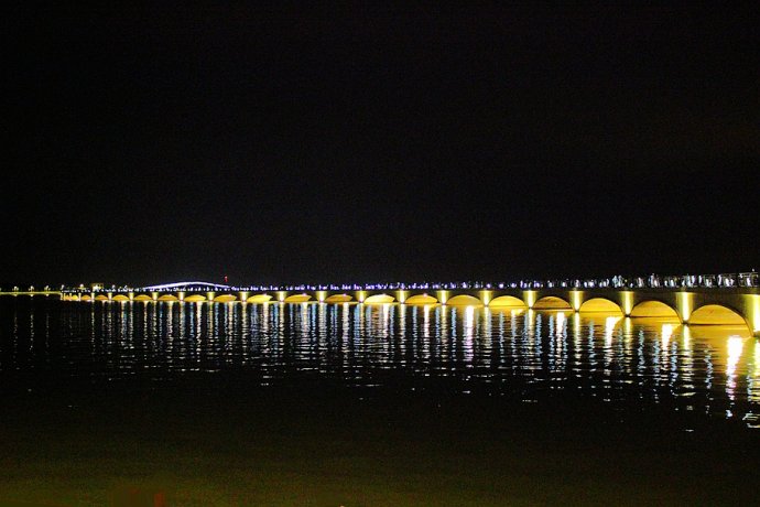 夜游"第一网红"地标的青浦淀山湖彩虹桥