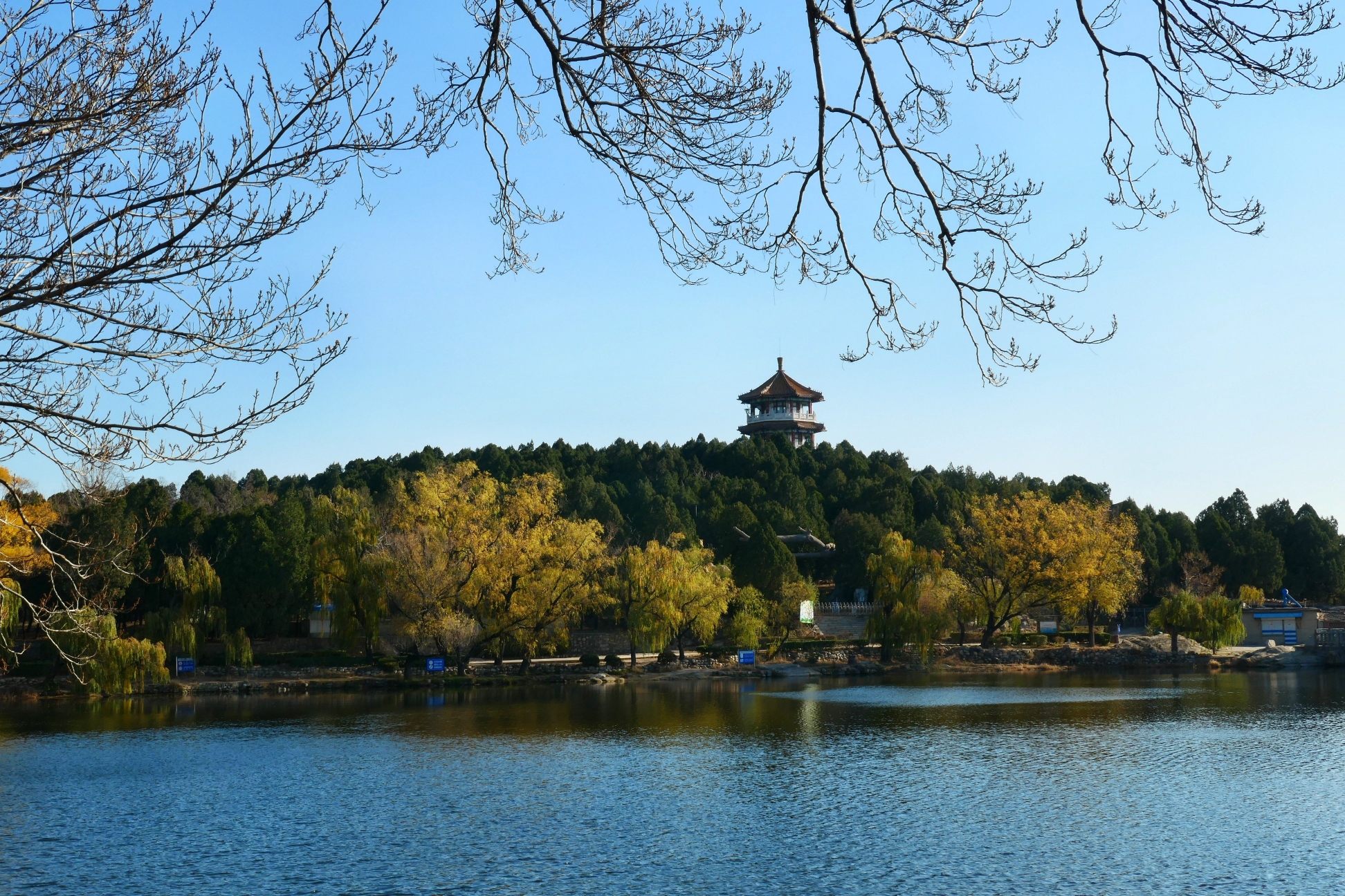 初冬,虎山水库景色