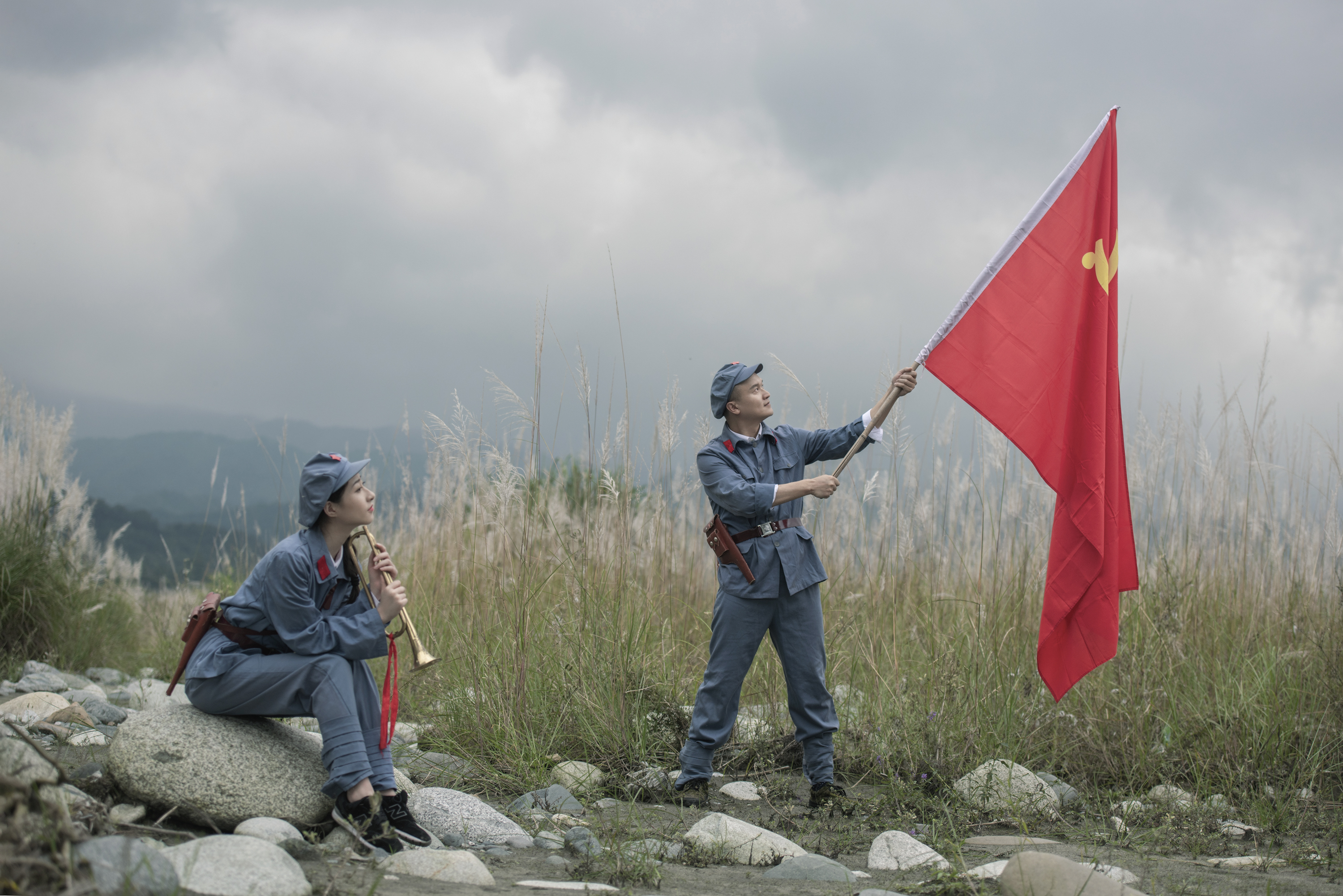 红军哥哥你慢慢走