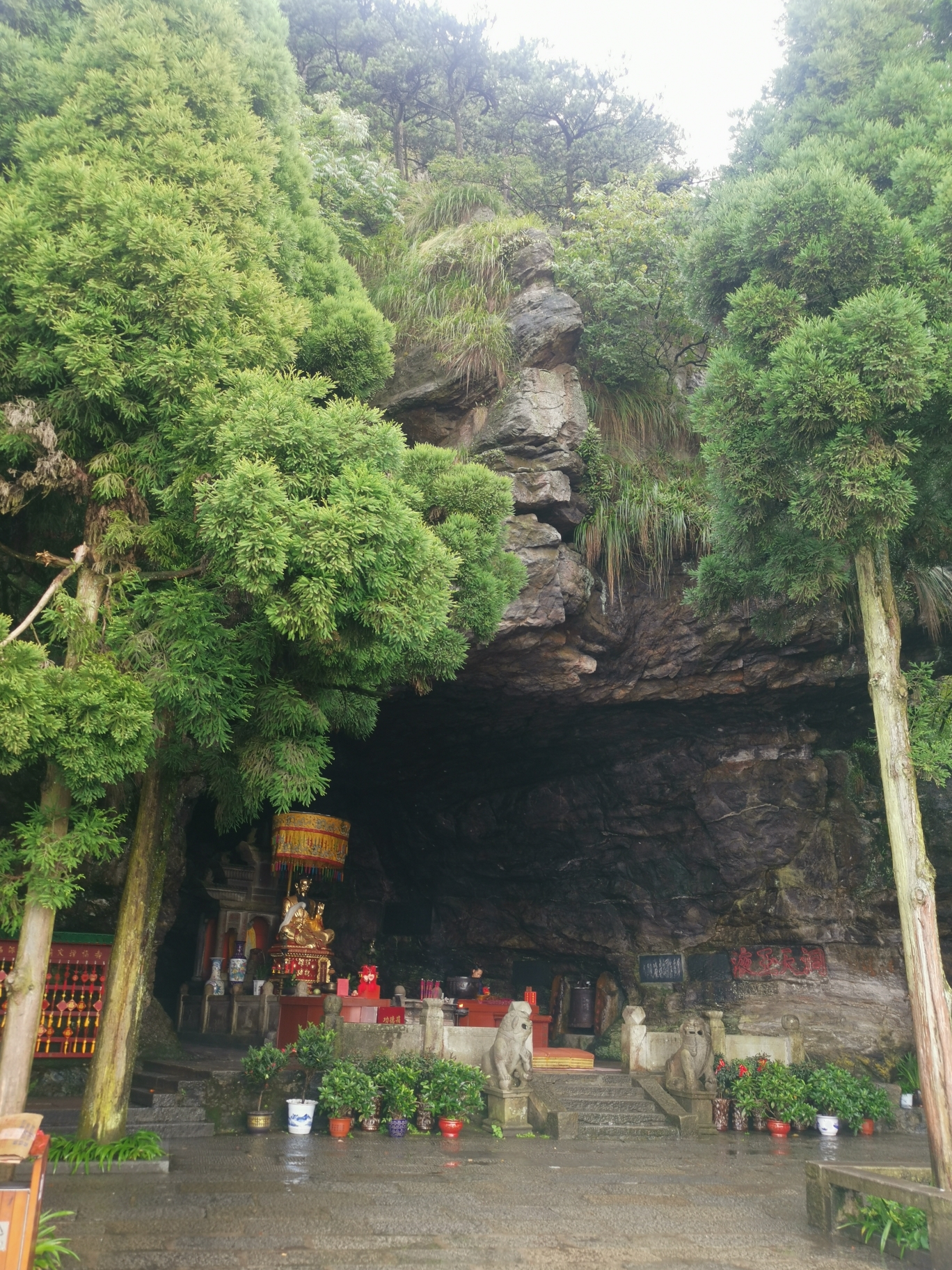 庐山仙人洞景区乱云飞渡…继而冒雨前行