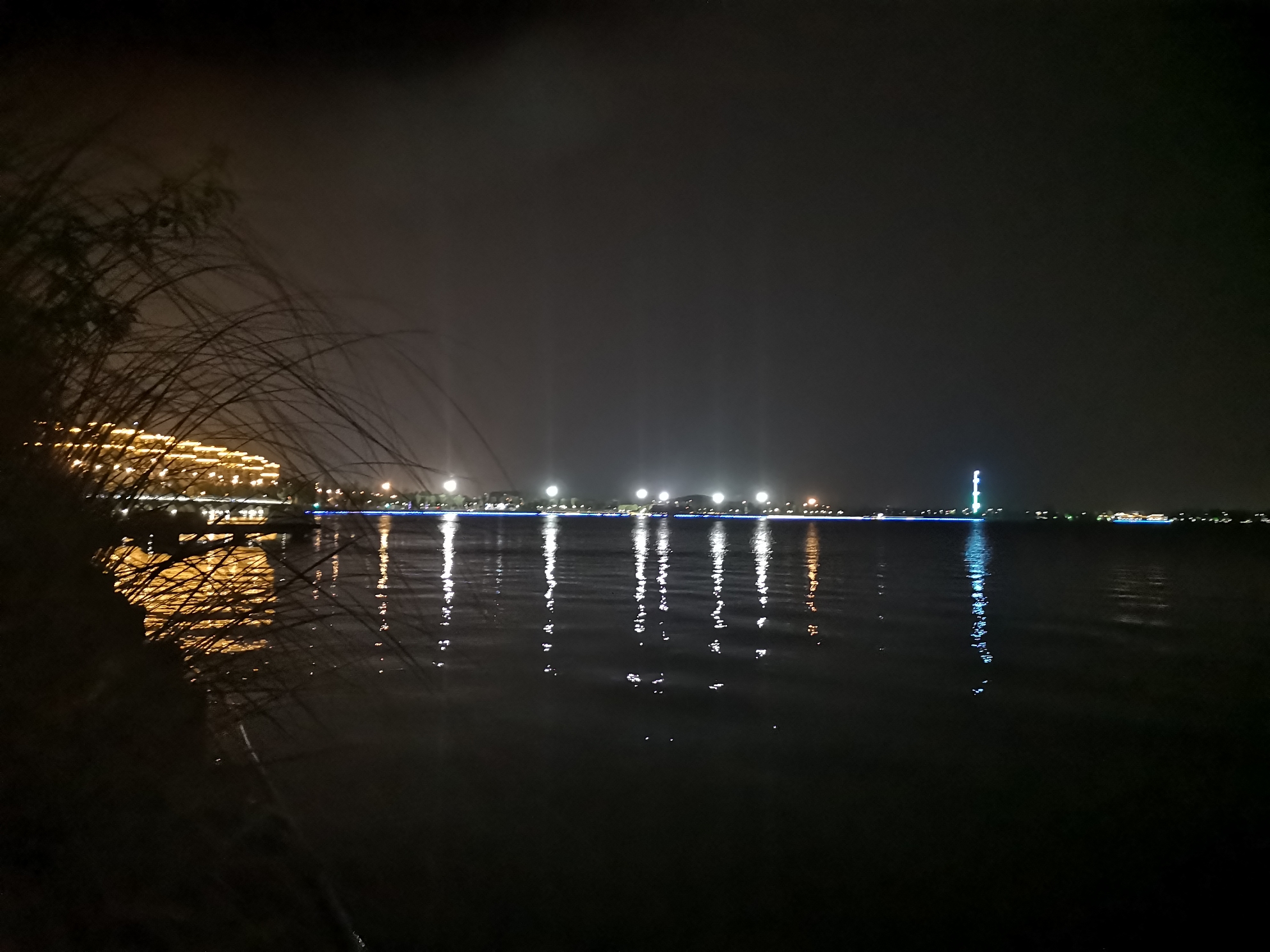 湖海塘夜景无限美