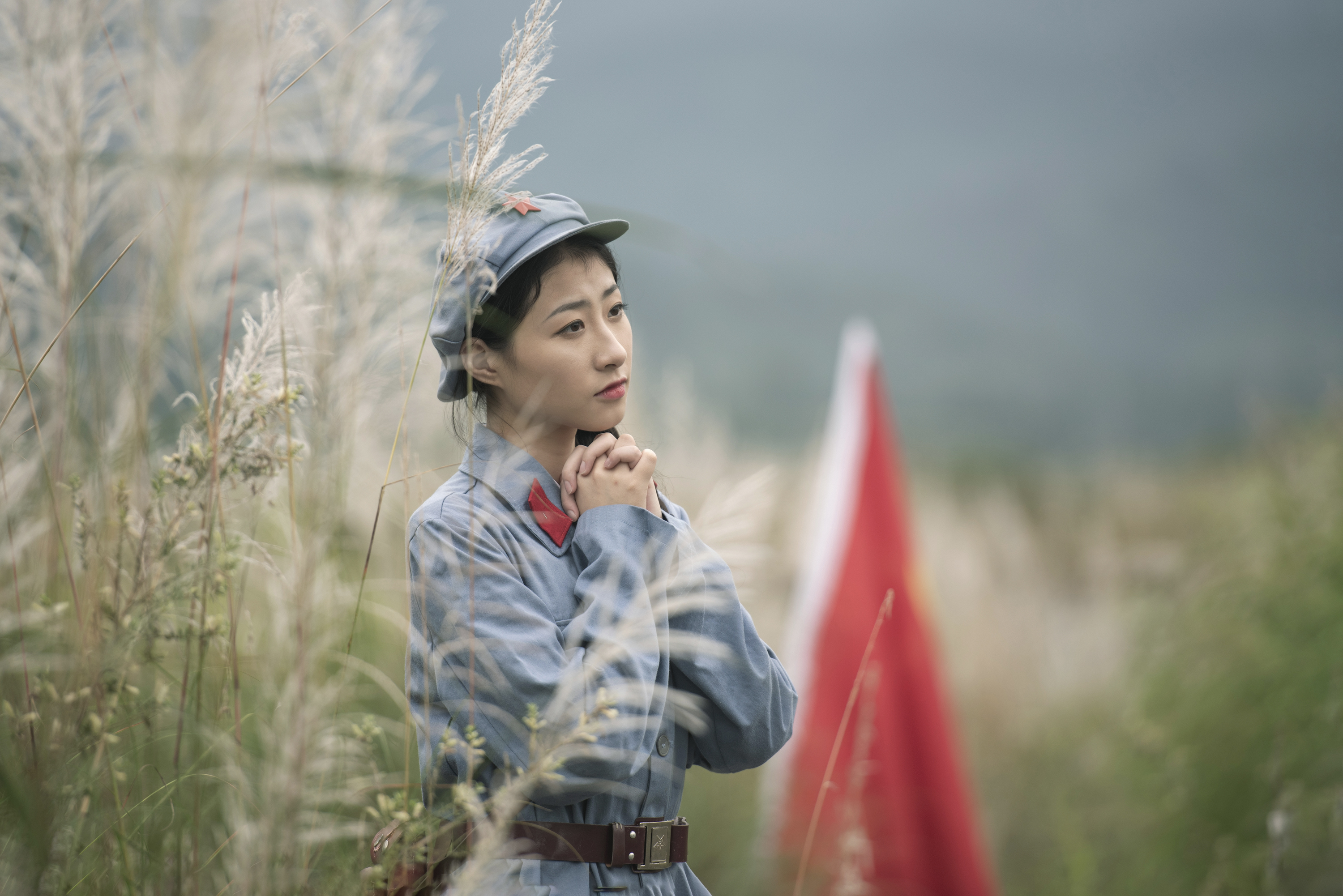 红军哥哥你慢慢走