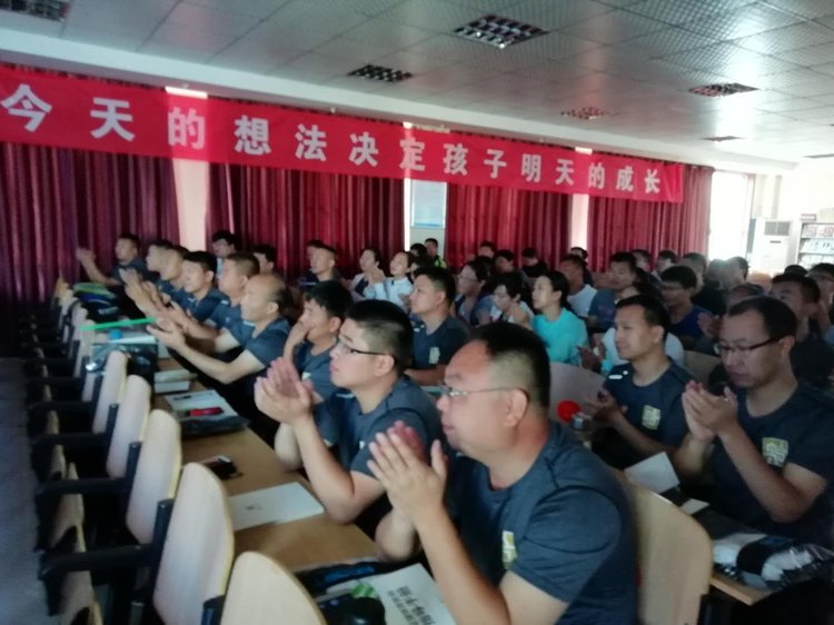 邯郸市涉县知合校园行足球培训班圆满结束!