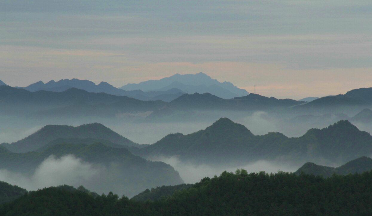 《 山外有山》                 新市老谈