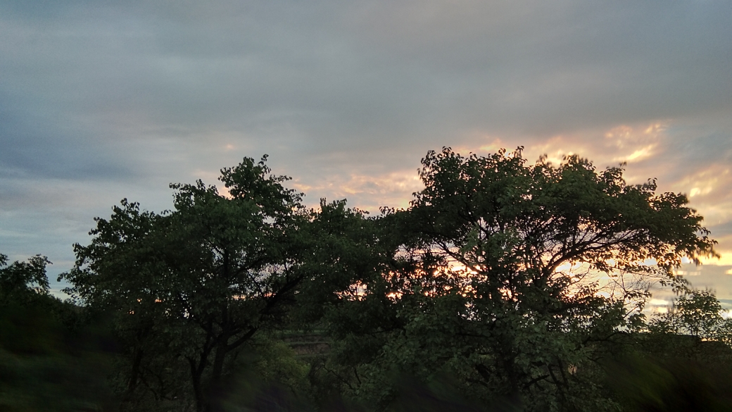 夕阳西下的农村!