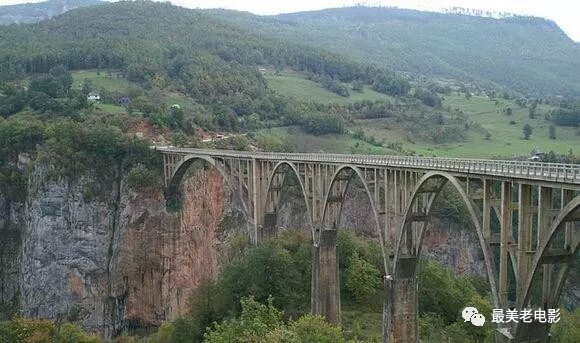 南斯拉夫电影《桥》主题曲啊朋友再见手风琴