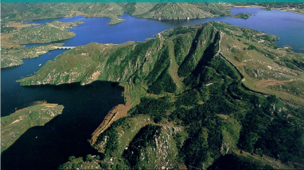 山地又可分为山顶,山脊,山谷,鞍部,陡崖等地形部位.