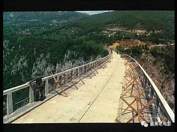 南斯拉夫电影《桥》主题曲啊朋友再见手风琴