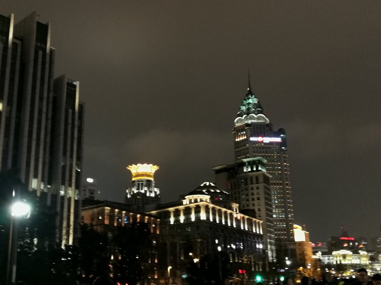 夜上海之城隍庙、外滩。(2018年2月25日由成