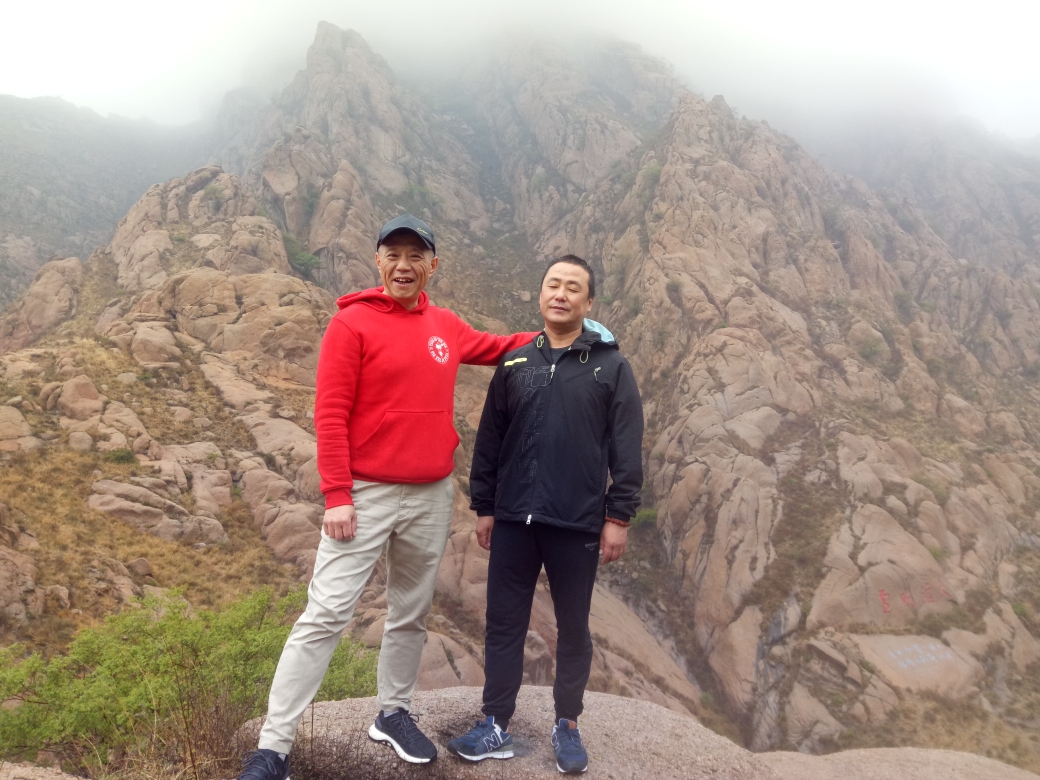 大江大海在山顶泛滥施虐,怪不得一个劲儿下雨,没发洪水已经不错了!