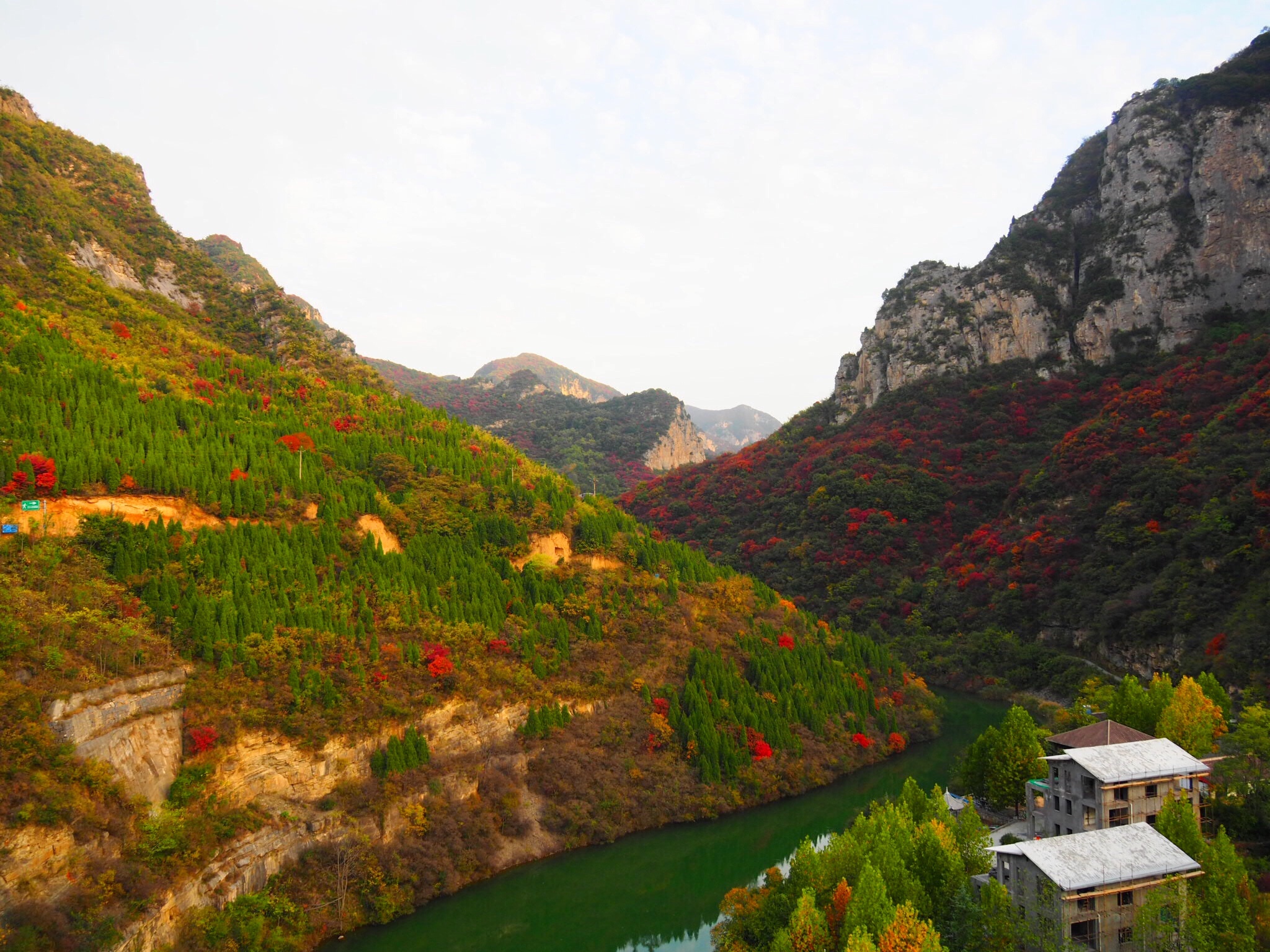 巩义市青龙山五彩秋景