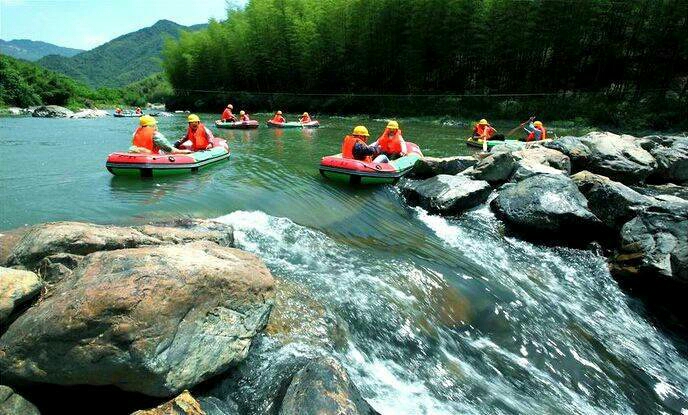 龙凤峡谷漂流