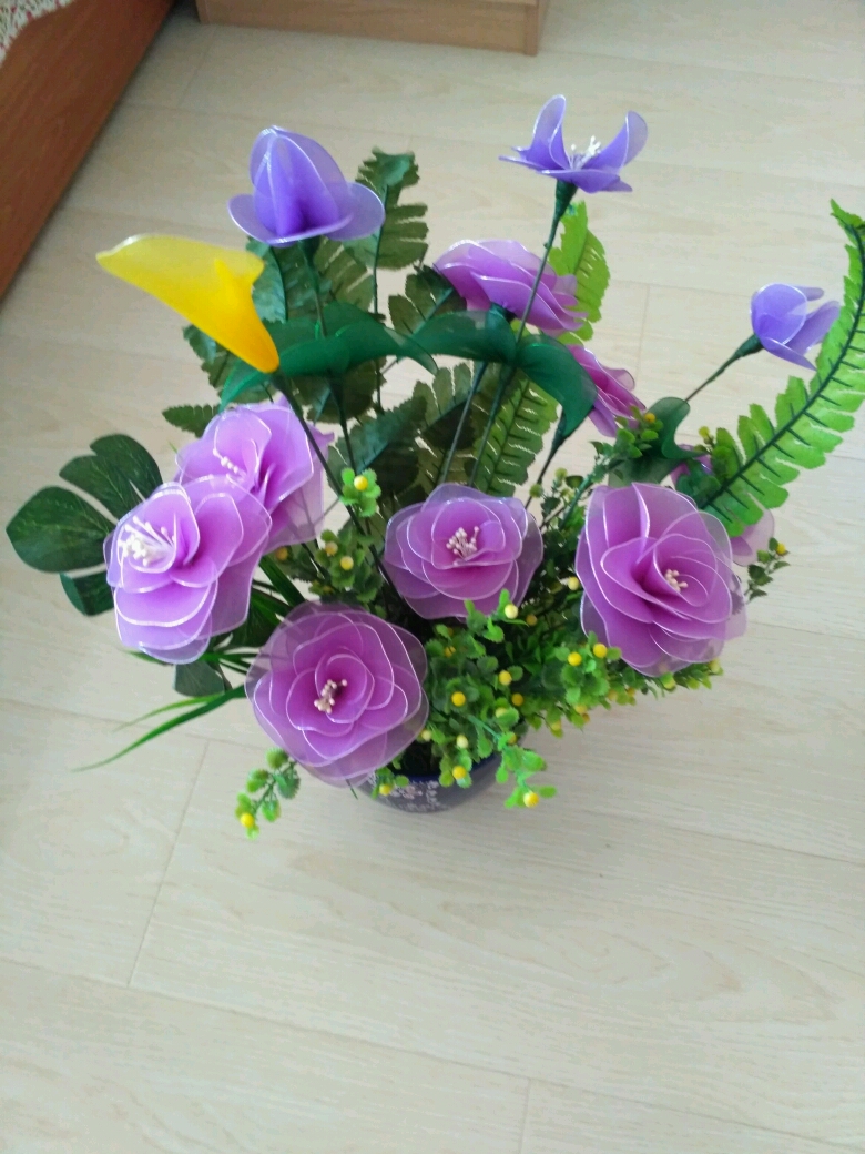 2018我第一个作品丝袜手工插花顺利完成