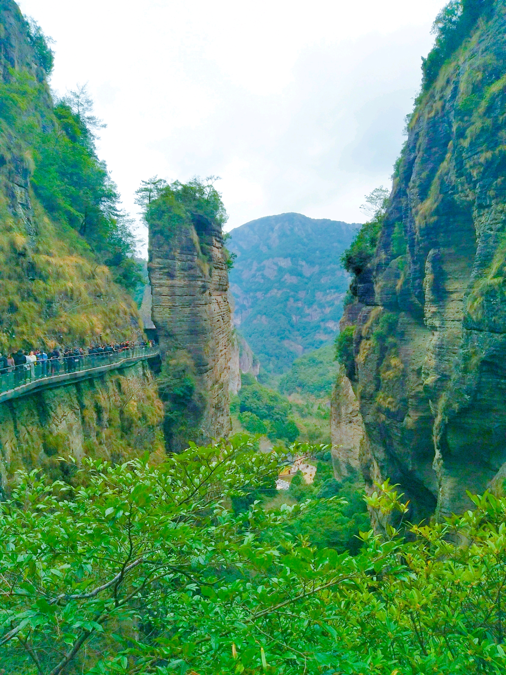 雁荡山玻璃栈道路