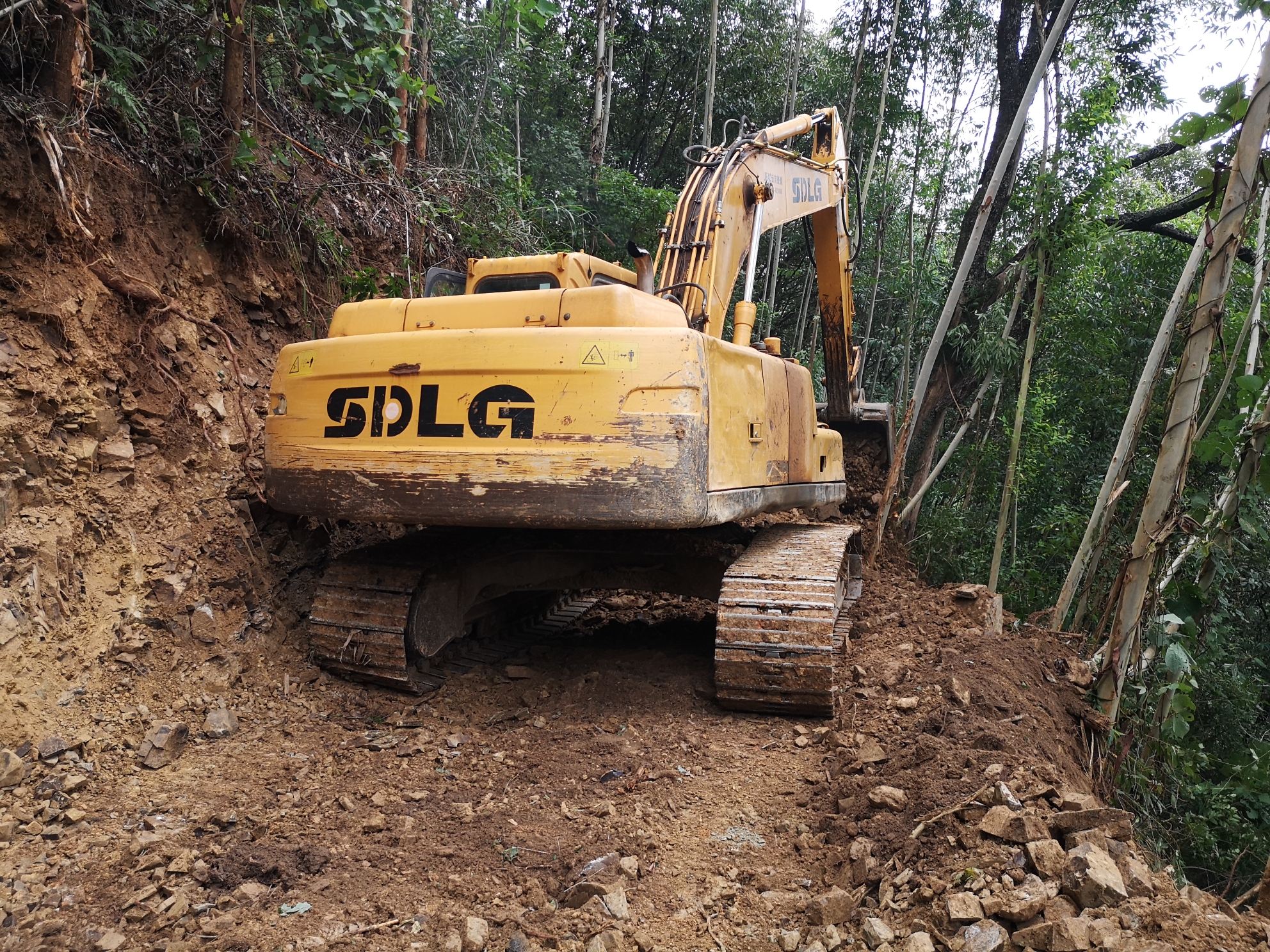 12号原版11年临工210