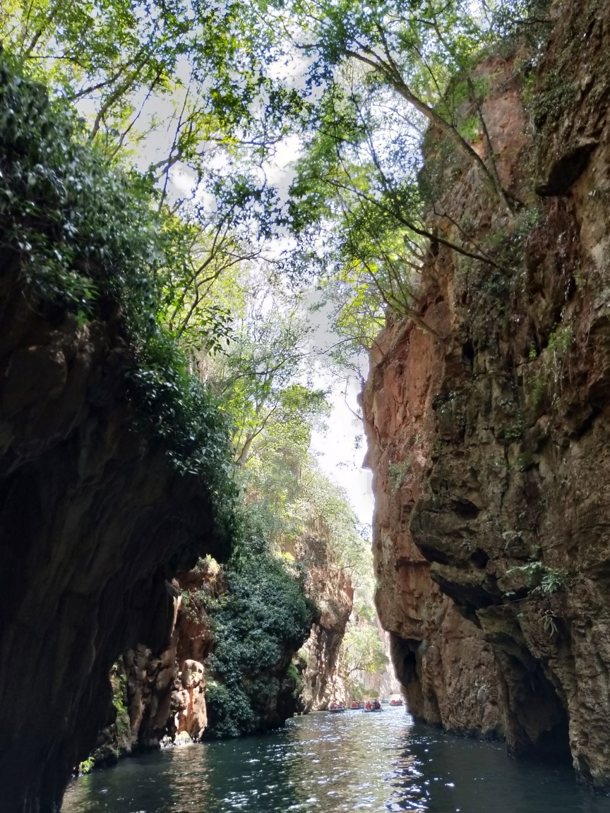 云南九乡荫翠峡