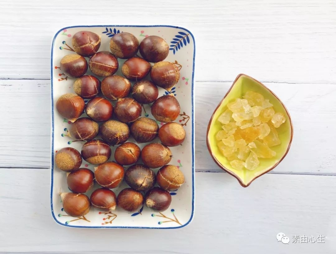 糖炒板栗别再买了,自己在家就能做,电饭煲两步搞定,又香又甜 !