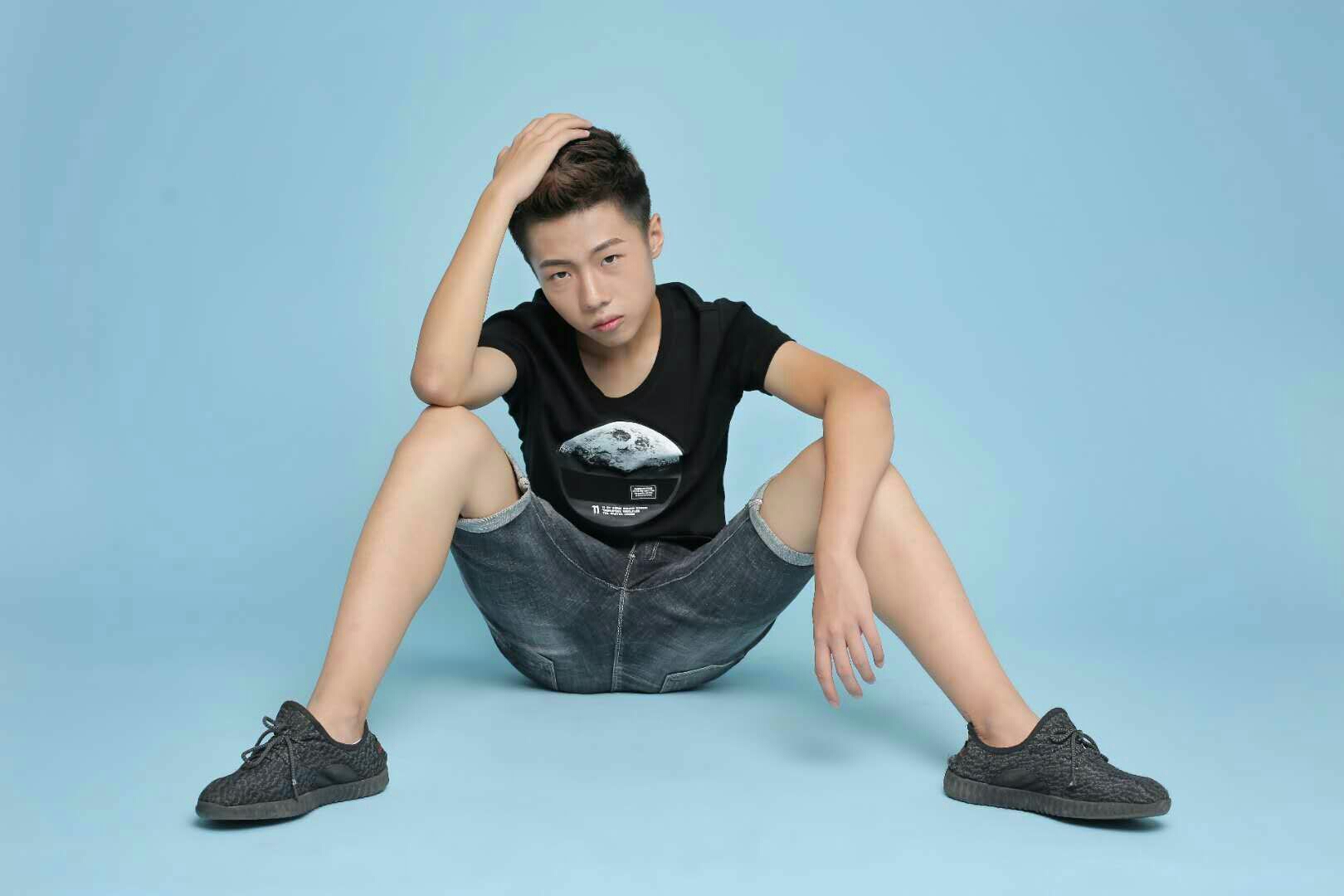 十六岁帅哥乔森,欢迎您的约拍