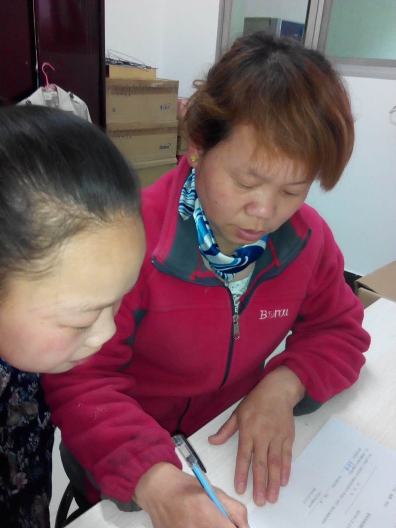 2018年4月16初一三班防溺水教育家长签字照片