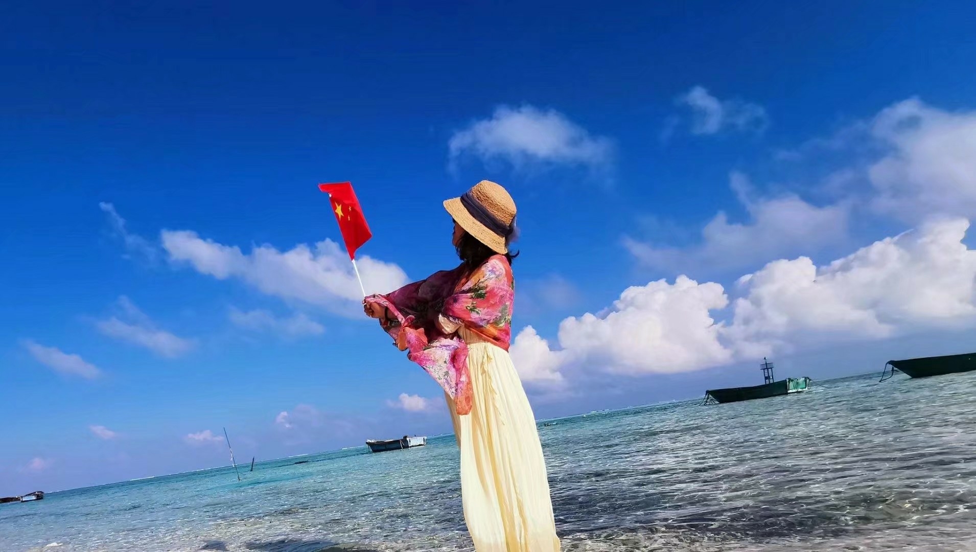 唯美的背影这背影倾国倾城风情万种不等她的蓦然回首因她带着她柔情的