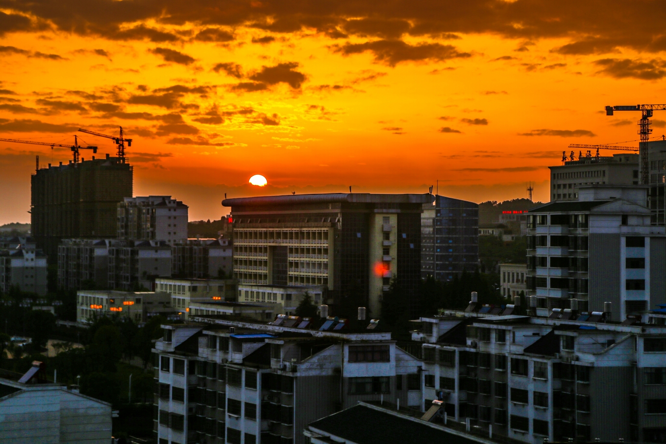 破晓,城市之光!