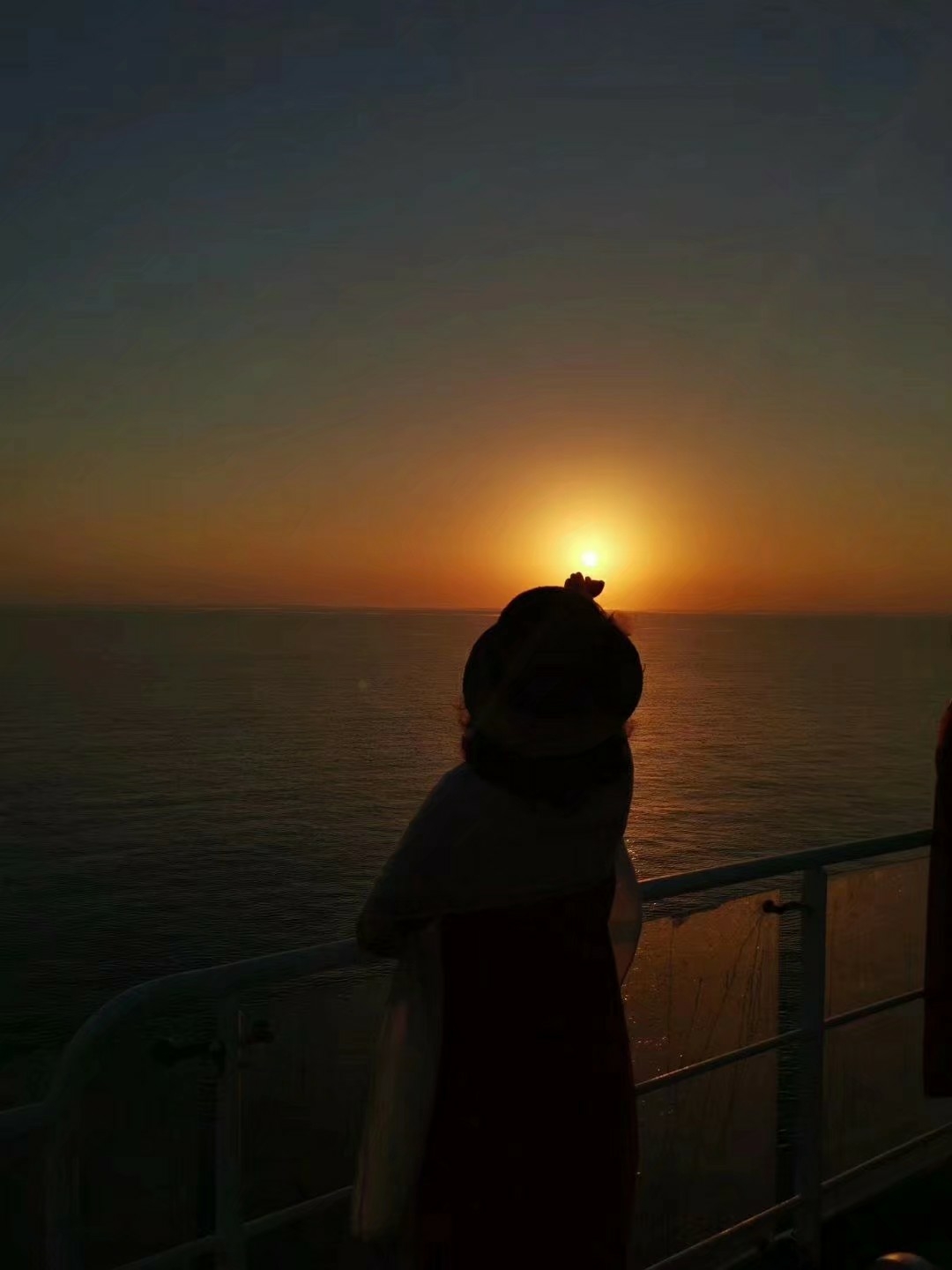 唯美的背影这背影倾国倾城风情万种不等她的蓦然回首因她带着她柔情的