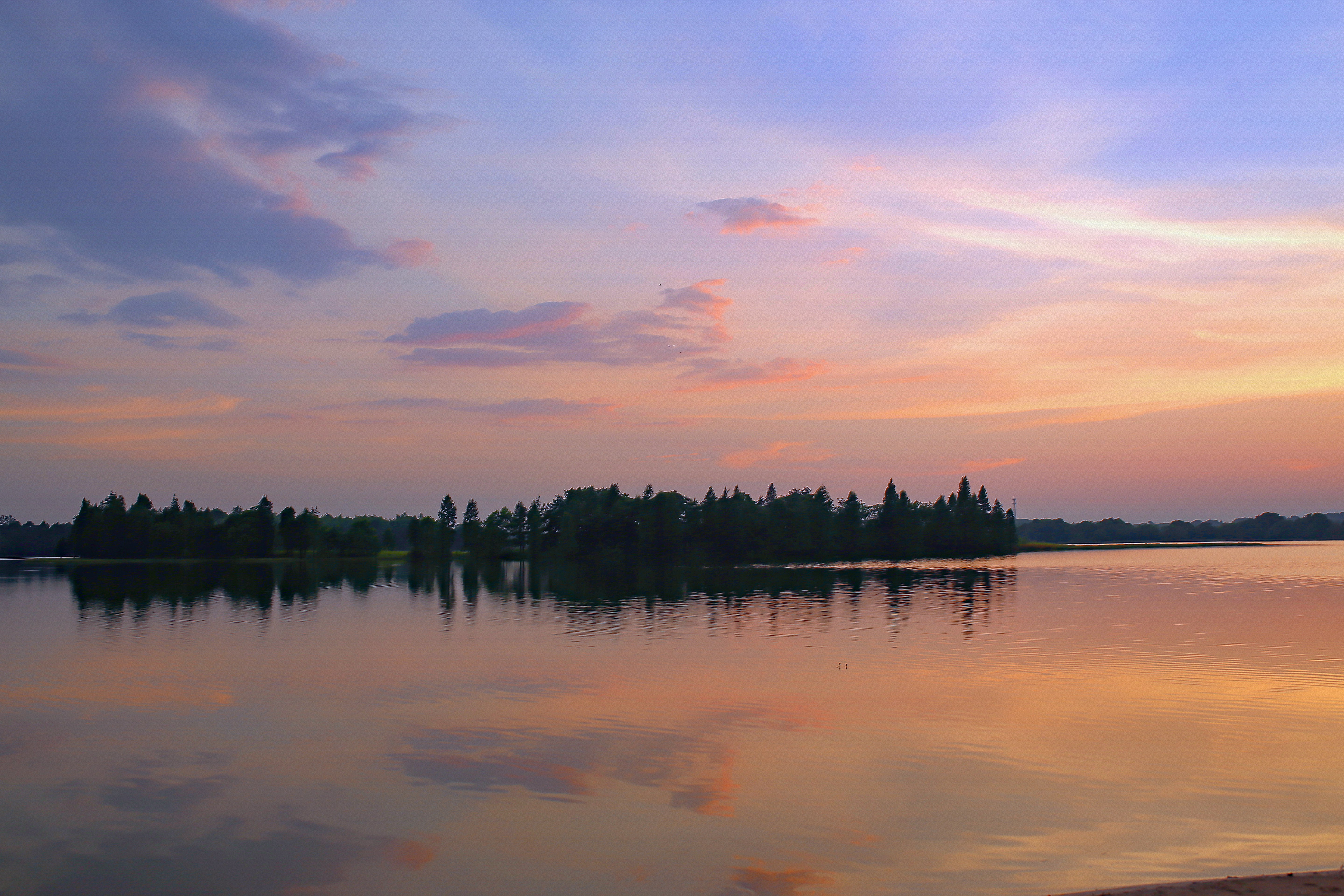 夏日的兰湖融柔情
