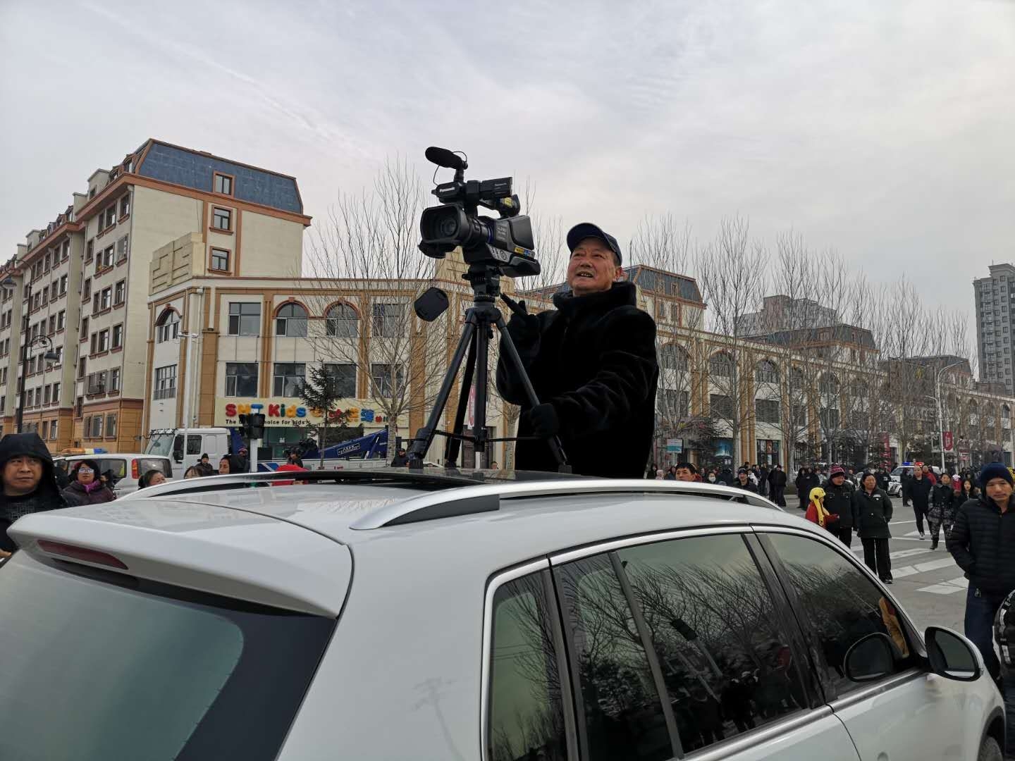 黑台镇秧歌队密山市元宵秧歌大赛展风采