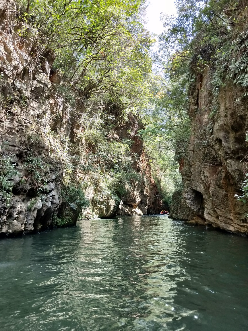 云南九乡荫翠峡