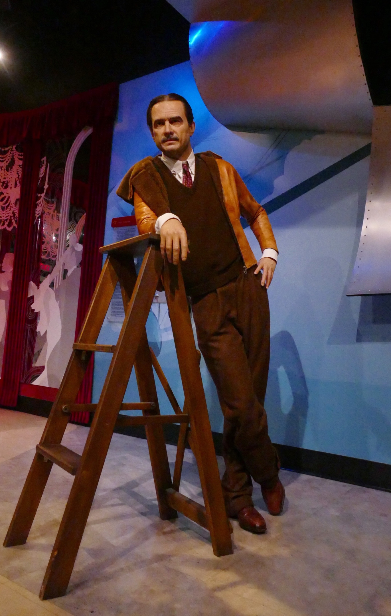 参观以假乱真的蜡像馆