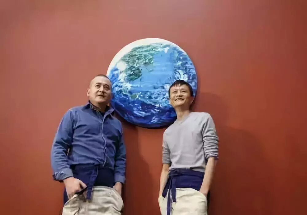 吴修隐居远离明星诽闻曾梵志沦为名人艺术导师