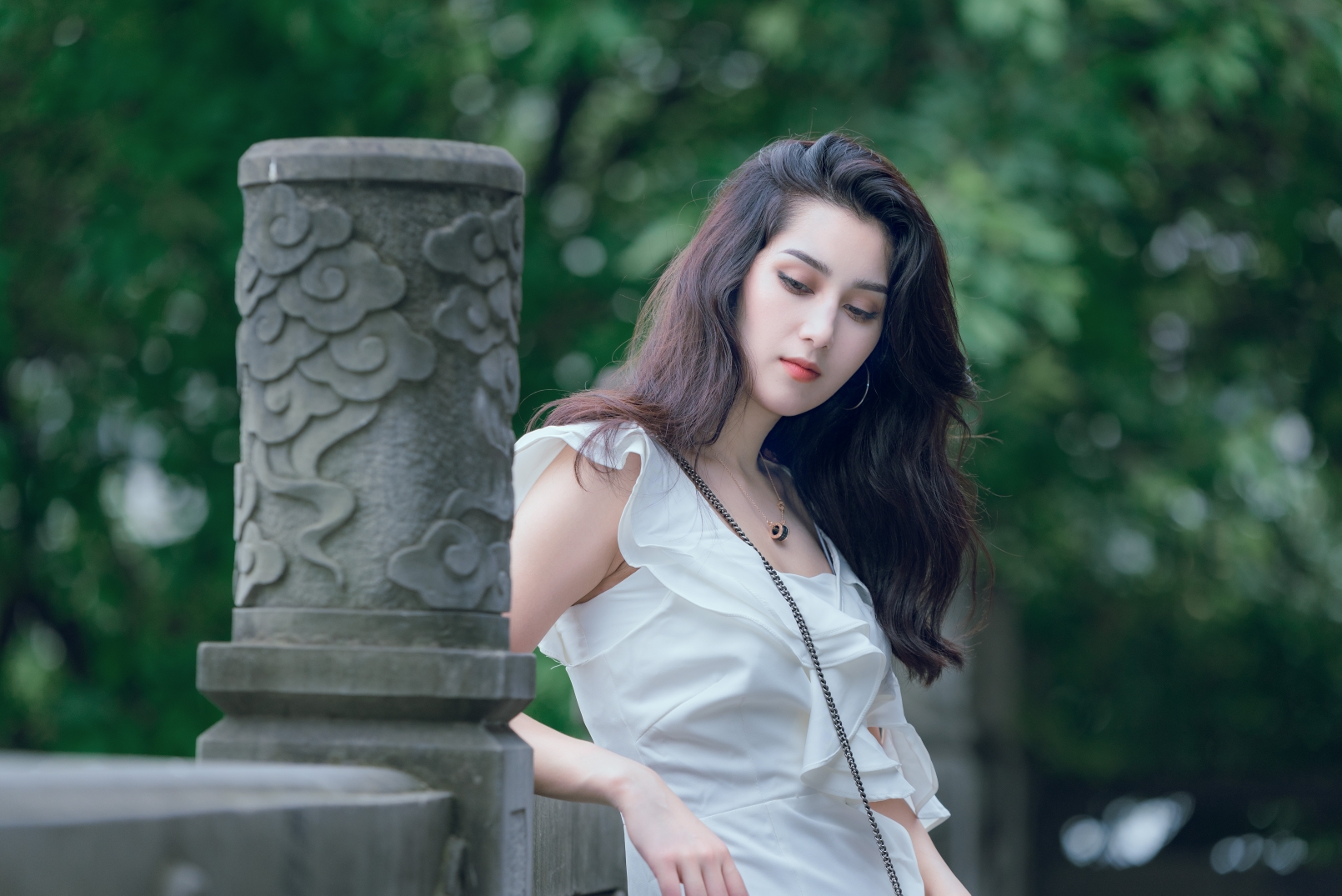 美丽的新疆维吾尔女孩