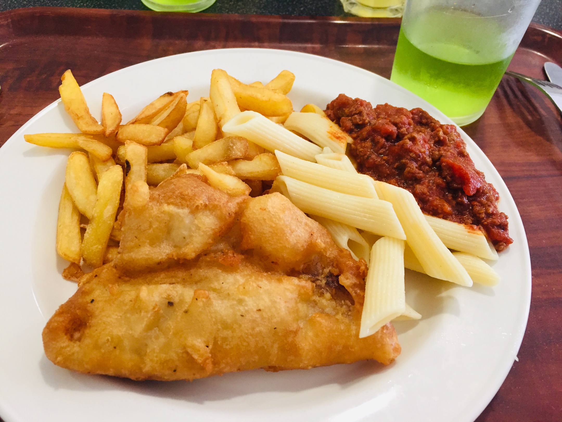 运气好的话,晚餐就会异常丰盛,琳琅满目的英国菜让我把减肥抛向脑后