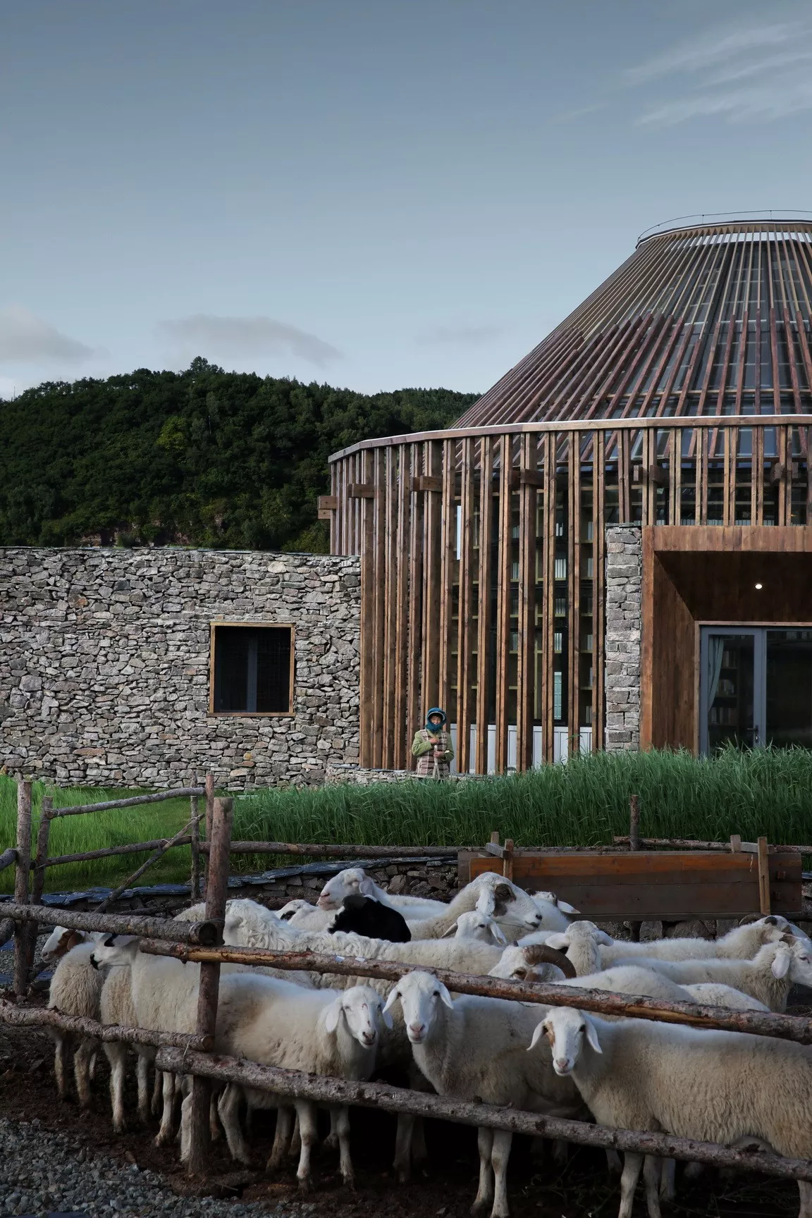 吴彦祖设计的房子,居然入围了建筑界的奥斯卡